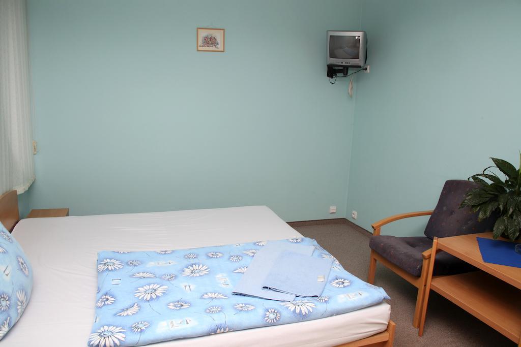 Mondeo Prague Hotel Екстериор снимка