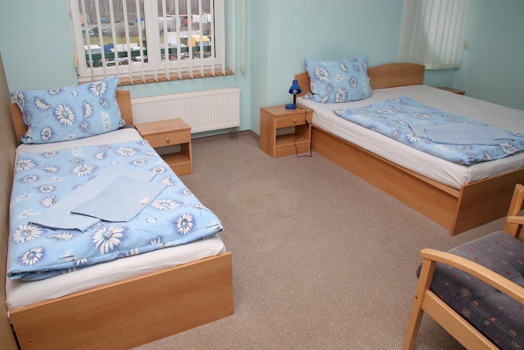 Mondeo Prague Hotel Екстериор снимка