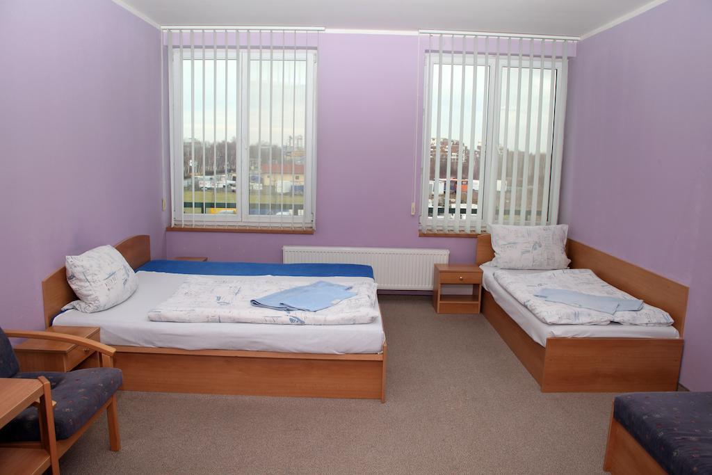 Mondeo Prague Hotel Стая снимка