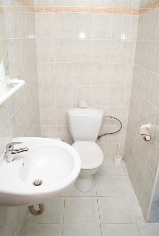 Mondeo Prague Hotel Стая снимка