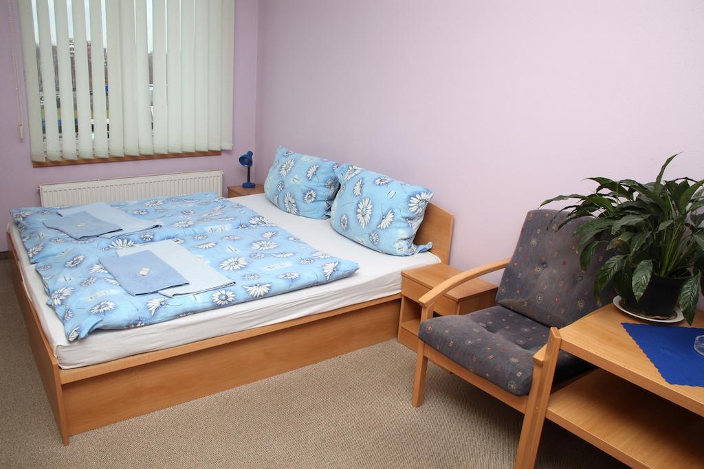 Mondeo Prague Hotel Стая снимка